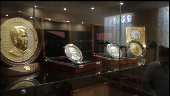 MORE COMMEMORATIVE MEDALS FEATURING PUTIN’S PORTRAIT MINTED BY SYCOPHANTIC JEWELLERS IN RUSSIA