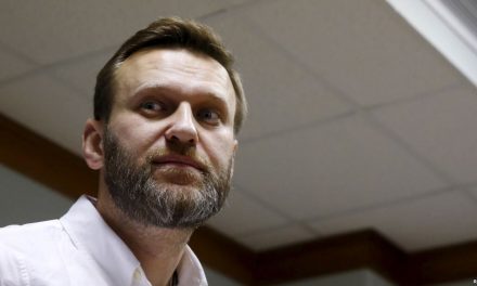 Kremlin Rival Says He’s Ready to Take On Russia’s Putin