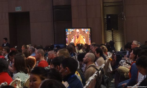 Dalai Lama Meets Tibetans From Tibet at Russian Buddhist Teachings in Delhi